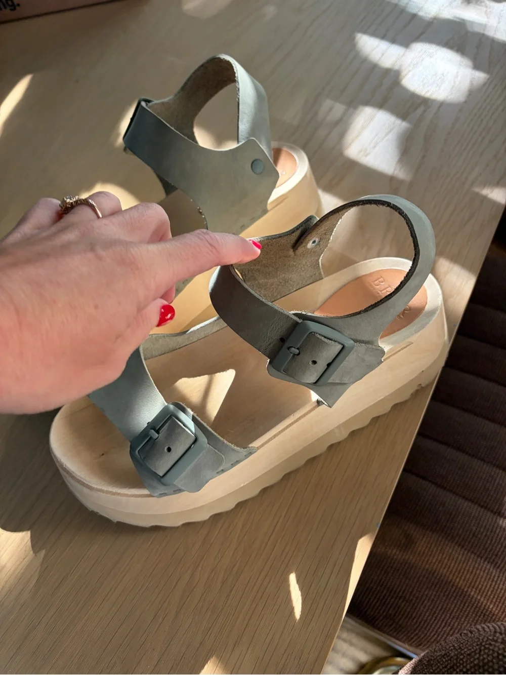 Women’s Platform Buckle Sandals in Light Gray